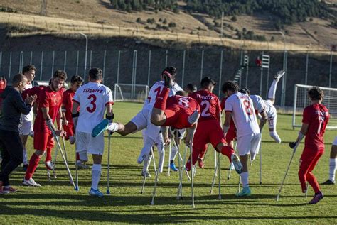 A­m­p­u­t­e­ ­M­i­l­l­i­ ­F­u­t­b­o­l­ ­T­a­k­ı­m­ı­’­n­ı­n­ ­E­r­z­u­r­u­m­ ­k­a­m­p­ı­ ­s­o­n­a­ ­e­r­d­i­